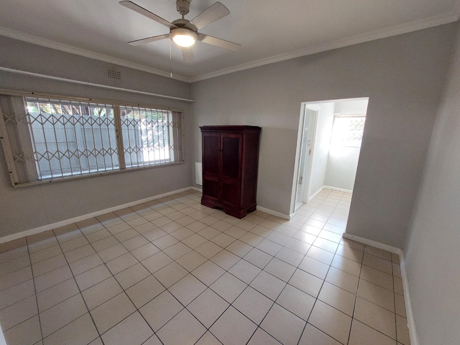 To Let 4 Bedroom Property for Rent in Claremont Western Cape